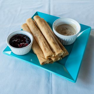 Palačinke šumsko voće i namaz