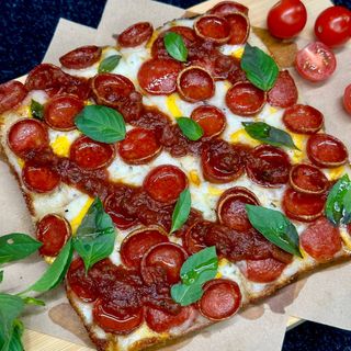 Піца Пепероні (600г)