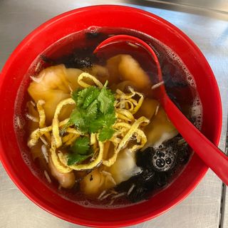 Zuppa di wanton con gamberi
