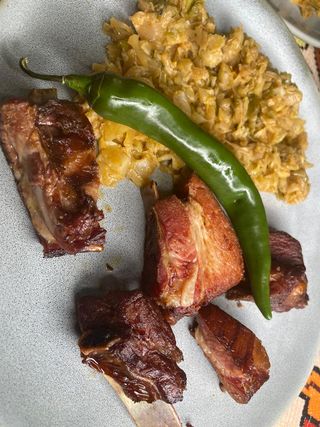 Coaste afumate cu varză călită