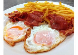 HUEVOS CON JAMON