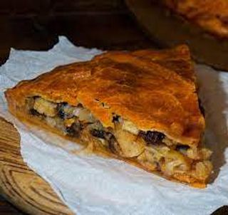 1 Empanada Casera Rellena De Bacalao ( en plan picoteo para 8-12 comensales )