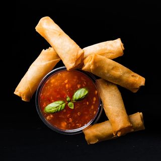 Sajgonki warzywne + sos