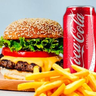 Cheese Burguer com bebida E Batata frita