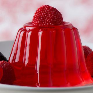 GELATINA DE FRESA CON FRUTA