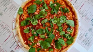 Pizza Marinara con Spinaci e Pomodori