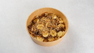 Nutella, banana, lješnjak Salata