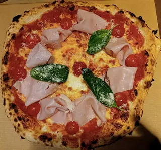 Pizza De Jamón