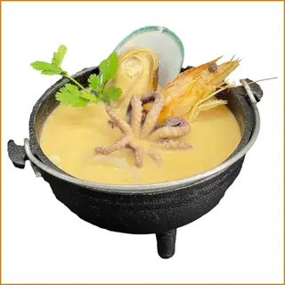 Tom yum seafood