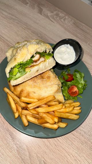 Sendvič sa pohovanom piletinom 400g