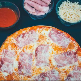 Pizza Prosciutto (33 Cm.)
