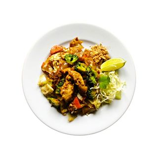 Плоски нудъли с пиле и броколи 300г