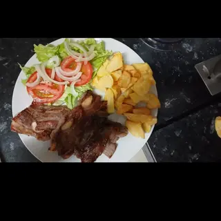 Costillas De Cerdo Solo Ensalada