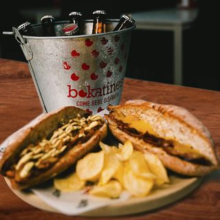 19. Bokatin XXL De Kebab De Pollo Con Lechuga, Tomate Y Salsa Yogur