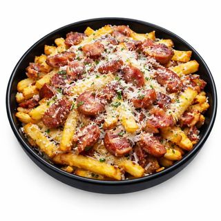 Картопля фрі з пармезаном і мисливськими ковбасками