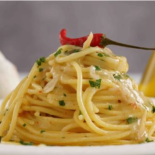Spaghetti aglio olio e peperoncino 