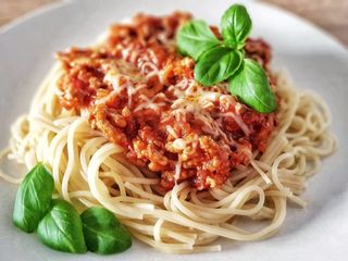 Spaghetti bolognese z makaronem 