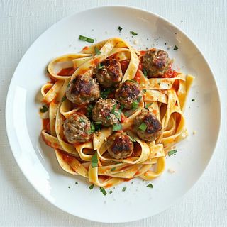 Fettuccine con polpettine di vitella