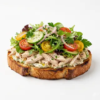 TOAST POLLO Y ENSALADA/ CHICKEN SALAD