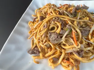 209A Noodles Saltati con Manzo