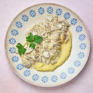 Piletina u sosu od pečuraka
