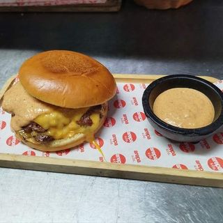 Cheese Burger Smash Con Papas