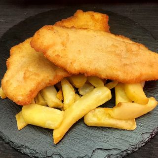 Pechuga De Pollo Rebozado Con Patatas