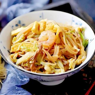 K5. Noodles cu creveți 虾仁粉干