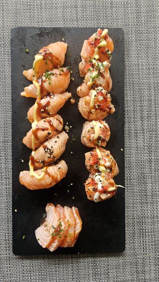 T532 - Nigiri Sashimi Gunkan Braseado
