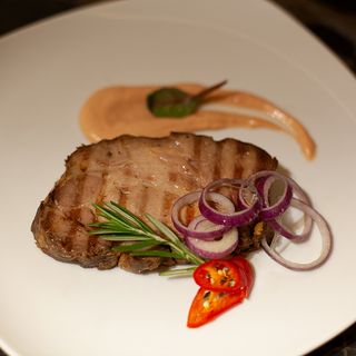 Ніжний свинний ошийок власного копчення