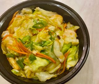 包菜Repollo salteado