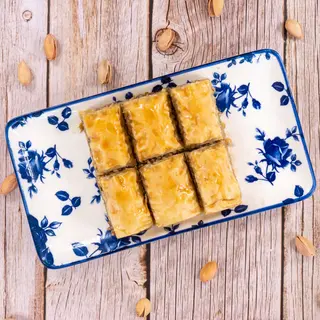 Баклава с орехи класик (250г)