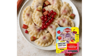 Pierogi z rabarbarem i porzeczką