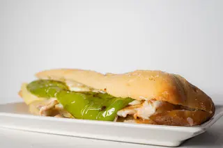Bocadillo De Pollo A La Plancha