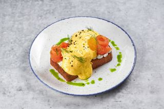 Яйця Бенедикт з лососем 