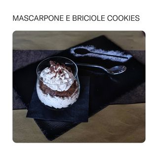 Mascarpone e briciole di cookies