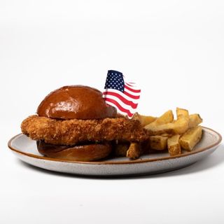 Mini chickenburger con patatas