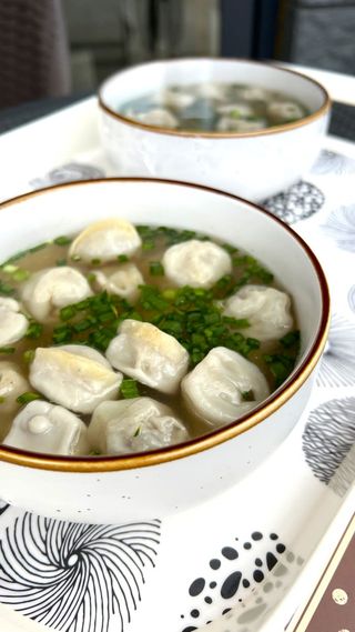 Пельмени с бульоном