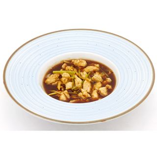 50.Pollo con zenzero e cipolla saltato in wok