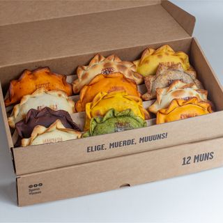 Box 24 empanadas (per 6/8 persone)