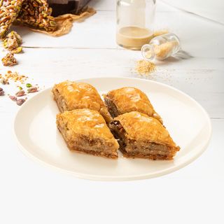 Domaća baklava sa orasima