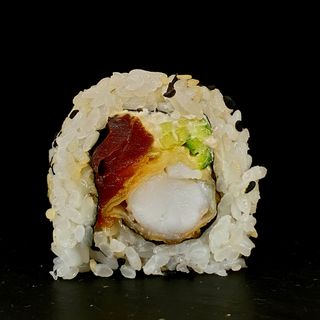 California z krewetką pieczoną w tempurze 