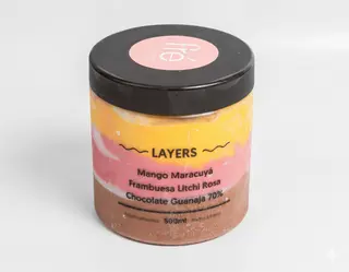Layers de Mango Maracuyá, Frambuesa Litchi Agua de rosa y Chocolate 70% Guanaja