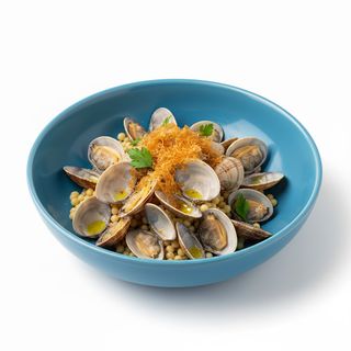 Fregola con vongole e bottarga (min 2 pax)