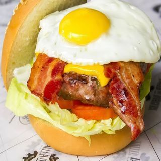 Beef Burger Con Bacon Y Huevo, XXL