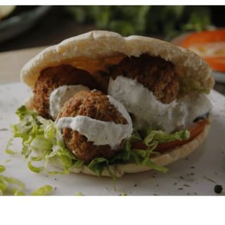 Falafel em Pão