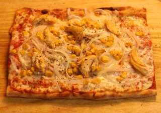 Pizza De Pollo Con Maíz Y Cebolla (35 Cm. X 20 Cm.)