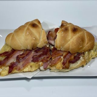 Beicon, Queso Edam y Paté de Campaña