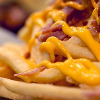 Patatas Con Cheddar y Bacon