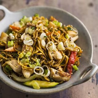 Yakisova de pollo ECO